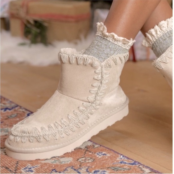 🍂 Altar’d State Tahoe Suede Booties By Matisse, Beach color - Picture 1 of 10